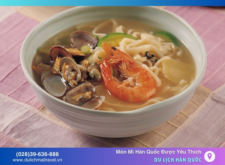 Kalguksu – Mì gà truyền thống Hàn Quốc, ấm áp và dinh dưỡng trong mùa lạnh
