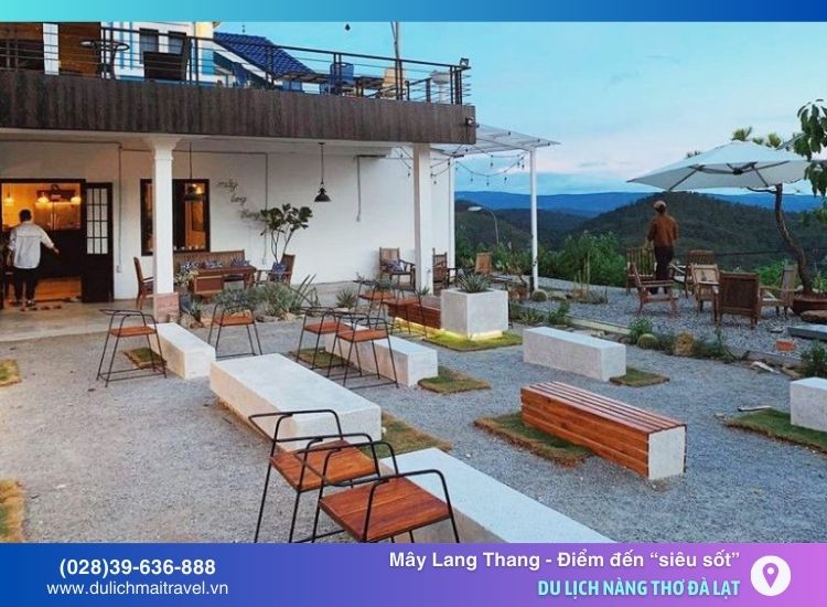 Không gian sân vườn lãng mạn, thoáng đãng, lý tưởng cho những khoảnh khắc đẹp