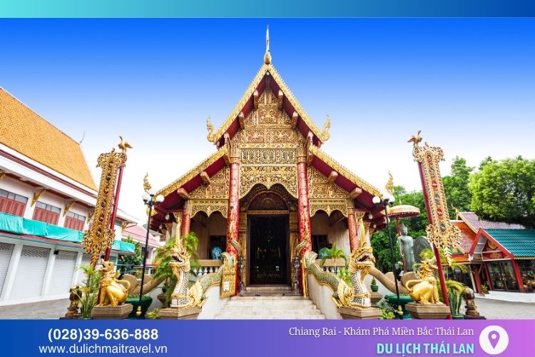 Đền Wat Klang Wiang có kiến trúc truyền thống và được trang trí tinh xảo