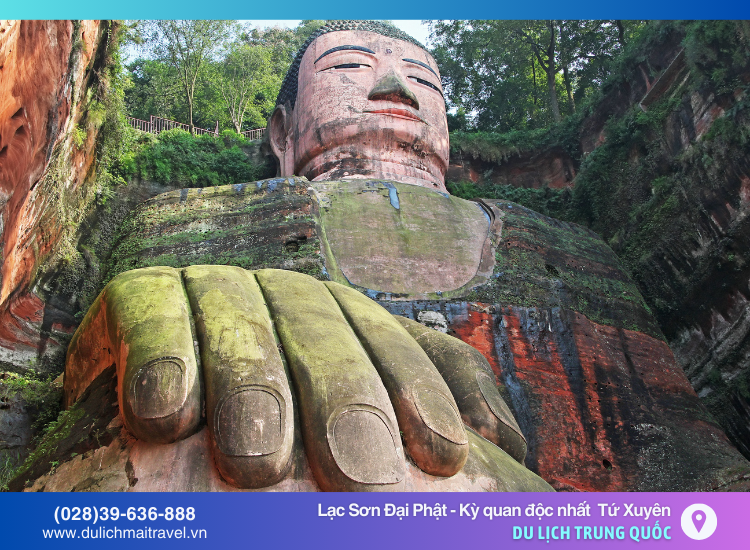 Lạc Sơn Đại Phật dễ dàng tiếp cận từ Thành Đô bằng tàu, xe buýt hoặc tàu thủy