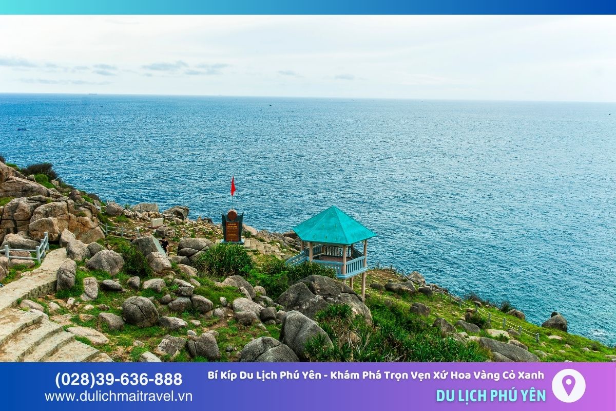 Bãi Môn với khung cảnh tuyệt đẹp nhìn từ trên cao