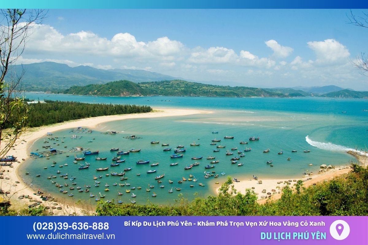 Vịnh Xuân Đài nổi bật với cảnh đẹp thiên nhiên và làng nghề truyền thống đặc sắc