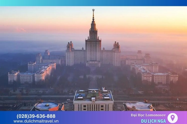 Đại học Lomonosov ở Moskva là một điểm tham quan thu hút khách du lịch