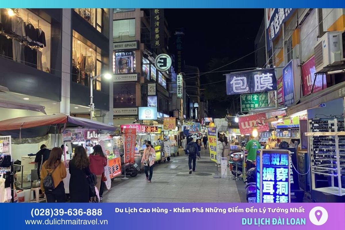 Chợ Đêm Xin Jue Jiang với nhiều cửa hàng thời trang, mỹ phẩm, phụ kiện và quà lưu niệm