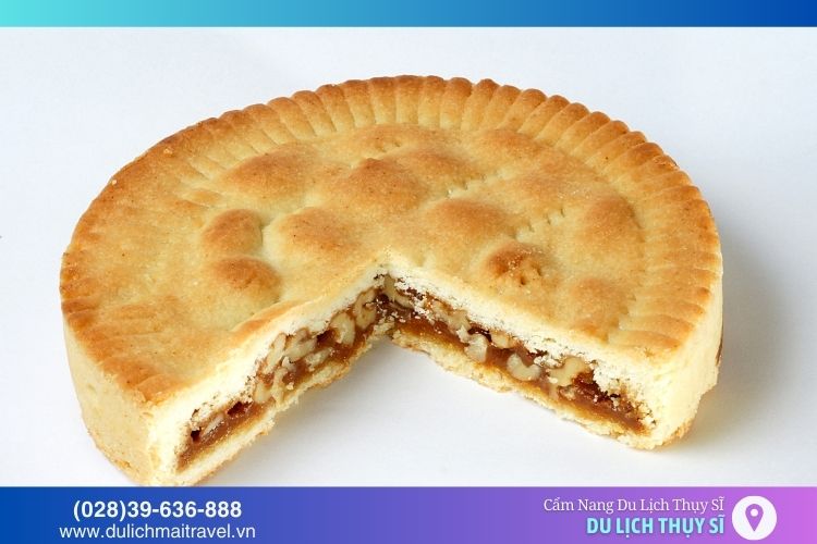 Bánh Bűndnernusstorte - món tráng miệng đặc sắc tại Thụy Sĩ
