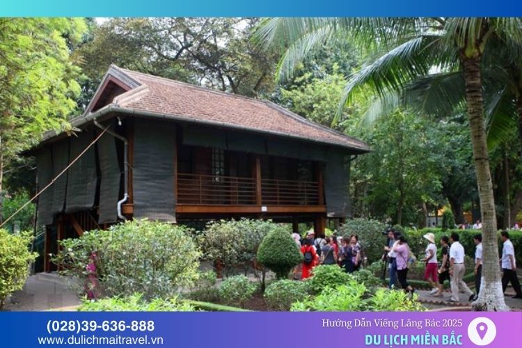 Nhà sàn Bác Hồ được thiết kế giản dị và gần gũi thiên nhiên