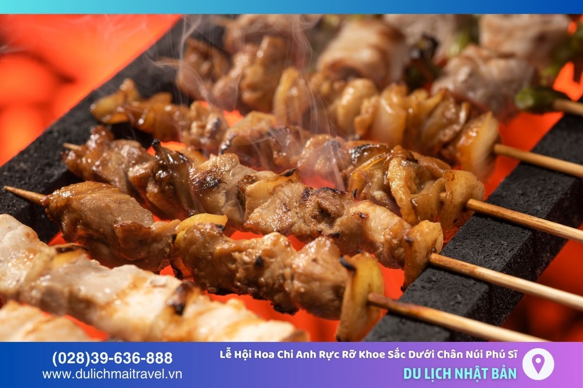Yakitori - Món thịt xiên nướng trên than hồng thơm ngon, hấp dẫn, không thể thiếu trong lễ hội Nhật Bản