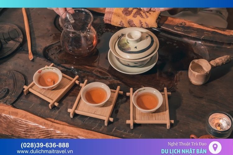 Urasenke (裏千家), là một trong ba trường phái chính của Chanoyu