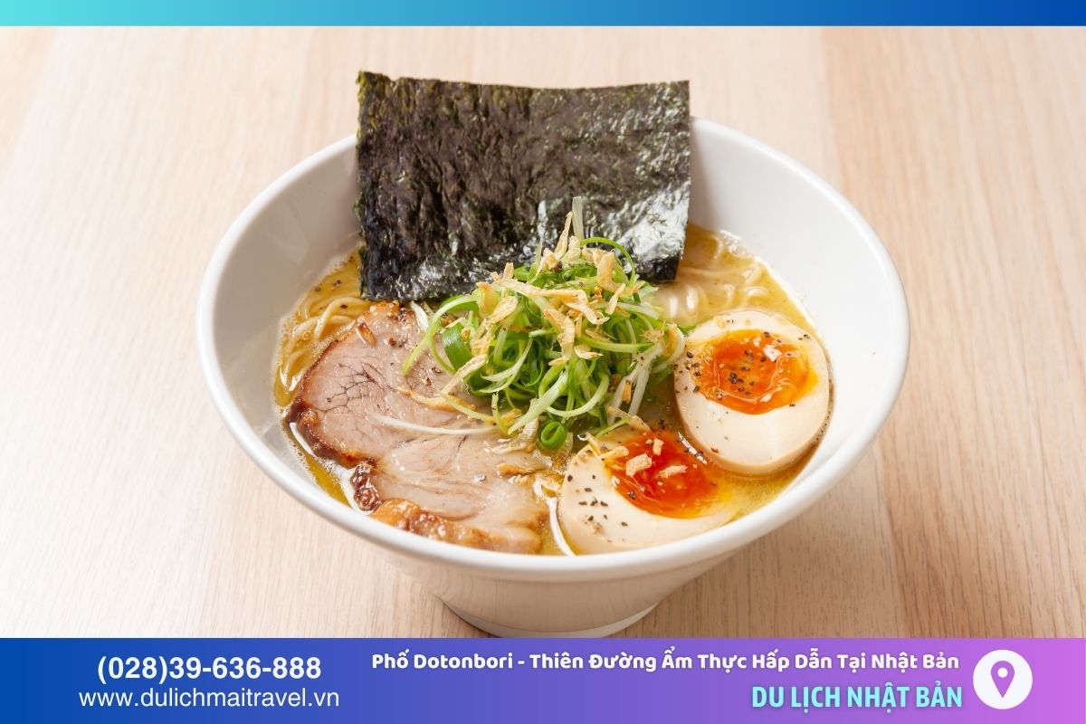Mì ramen Dotonbori có nước dùng đậm đà, sợi mì dai, các loại nước dùng phong phú và nhân đa dạng