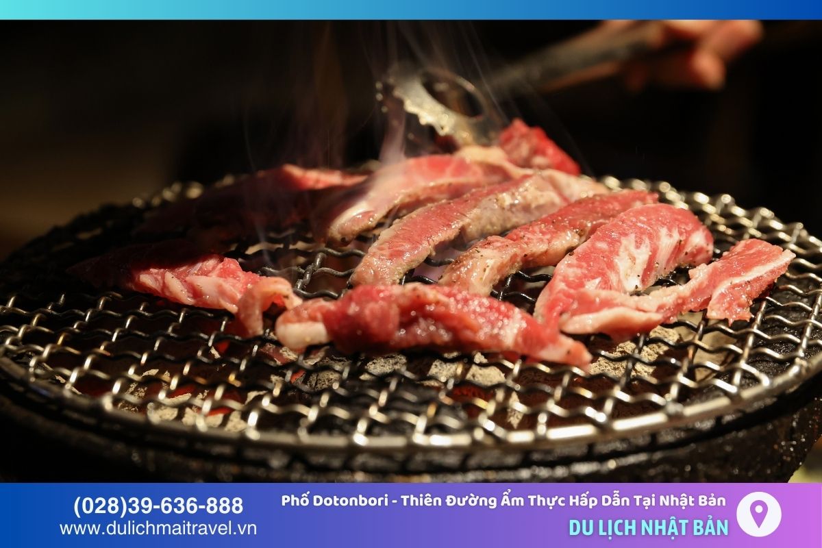 Yakiniku: Thịt tươi ngon được nướng trên lửa than hồng