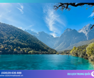 Lam Nguyệt Cốc – Viên ngọc xanh huyền ảo dưới chân núi tuyết Ngọc Long