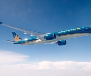 Cục Hàng không khẳng định giá vé máy bay cao không phải do phí dịch vụ.