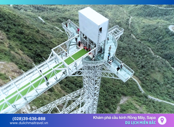 tham quan cầu kính Rồng Mây Sapa