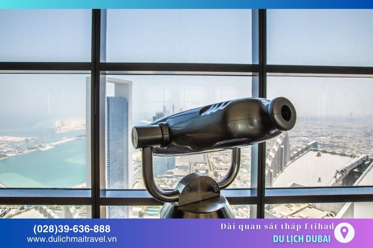 Ống nhòm hiện đại ở đài quan sát tháp Etihad